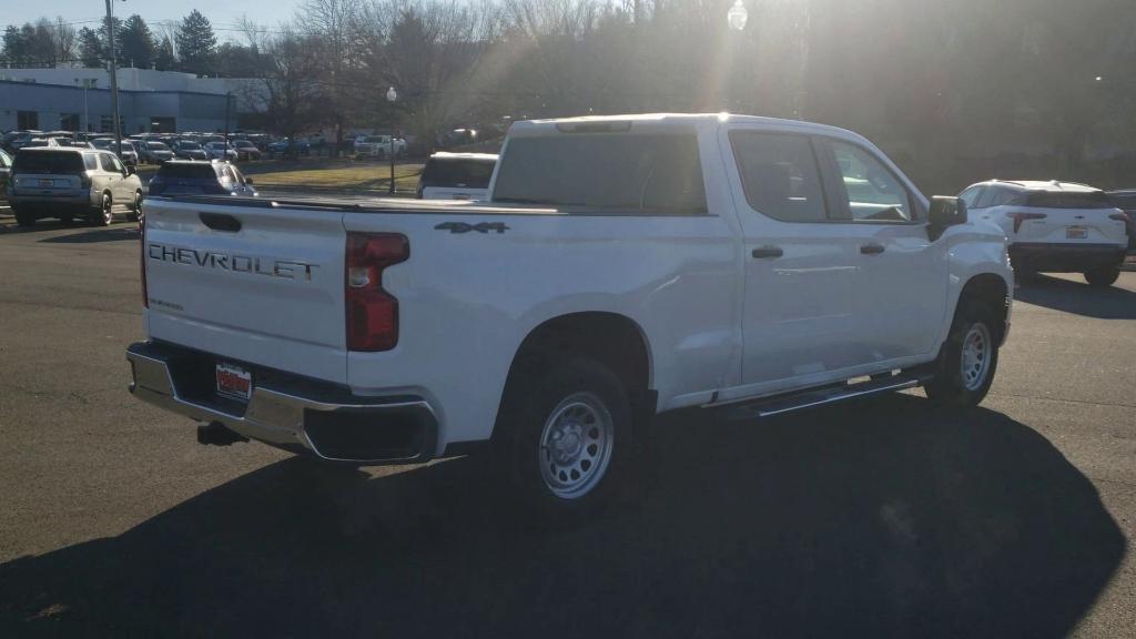 new 2024 Chevrolet Silverado 1500 car, priced at $40,495