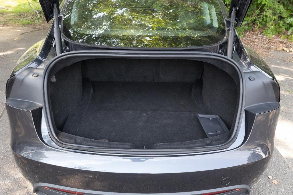 used 2024 Tesla Model 3 car, priced at $31,000
