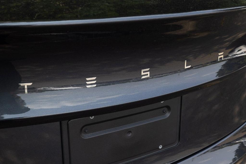 used 2024 Tesla Model 3 car, priced at $31,000