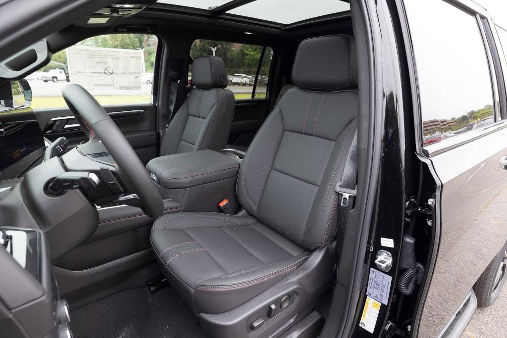 new 2025 Chevrolet Suburban car, priced at $78,336