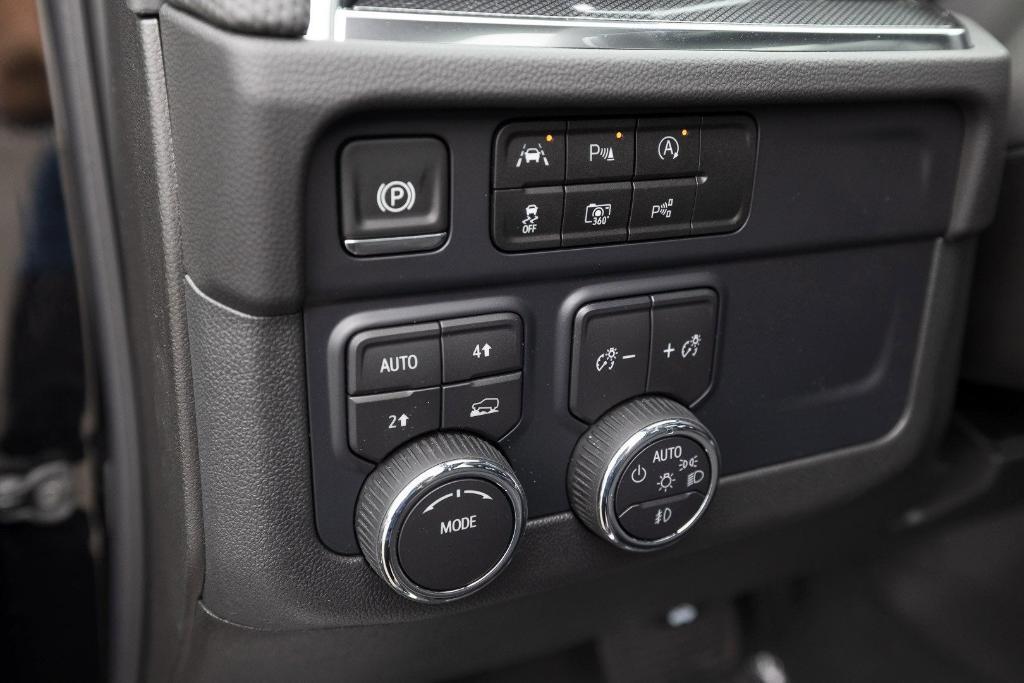 new 2025 Chevrolet Suburban car, priced at $78,336