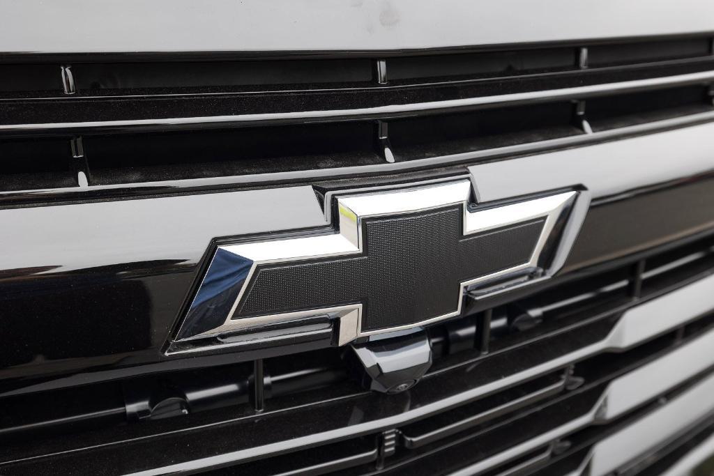new 2025 Chevrolet Suburban car, priced at $78,336