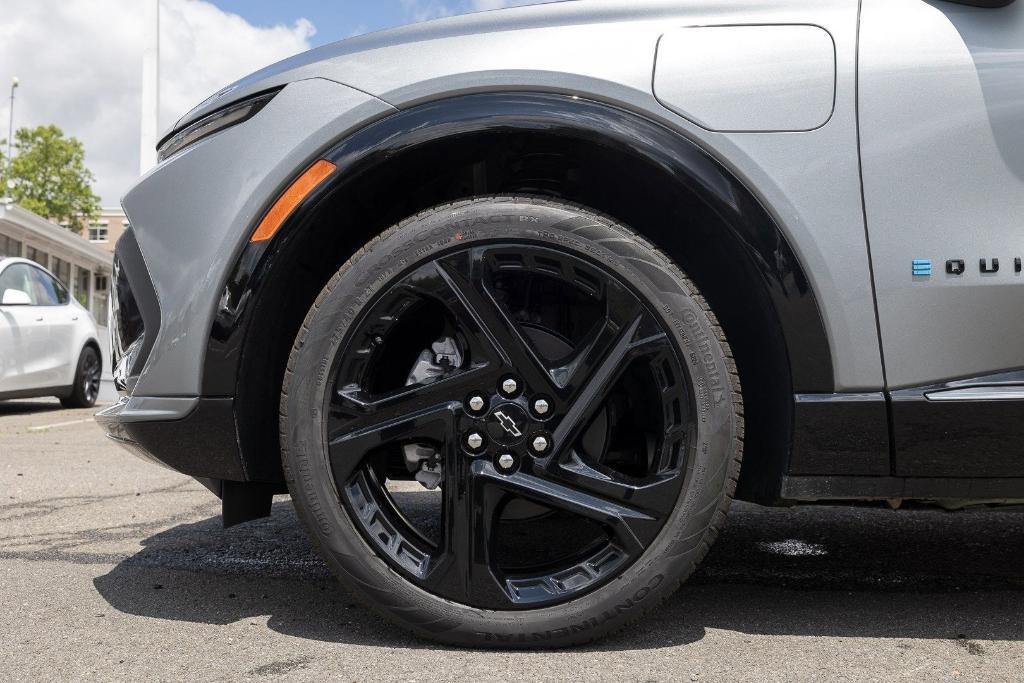 new 2025 Chevrolet Equinox EV car, priced at $37,061