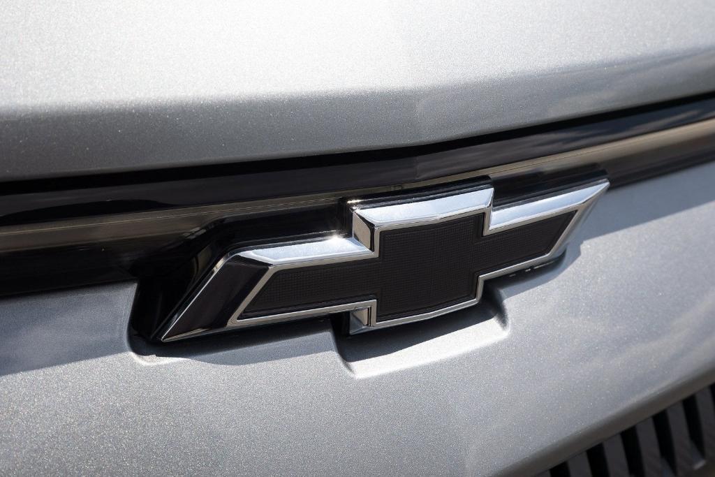 new 2025 Chevrolet Equinox EV car, priced at $37,061