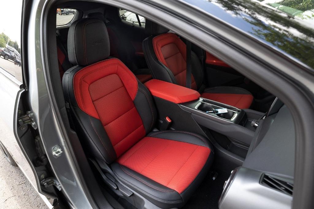 new 2025 Chevrolet Equinox EV car, priced at $37,061