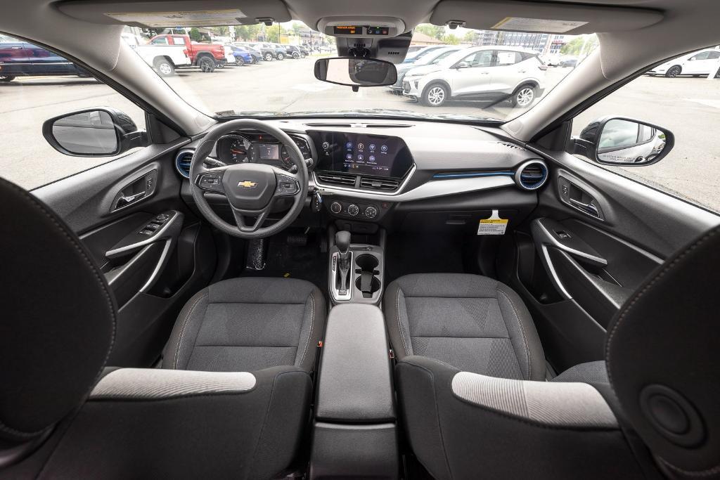 new 2025 Chevrolet Trax car, priced at $20,452