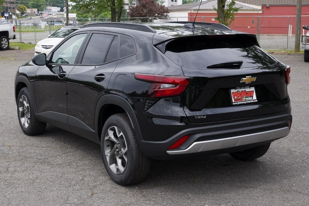 new 2024 Chevrolet Trax car, priced at $22,000