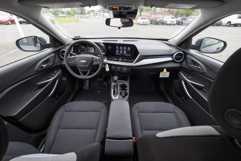 new 2025 Chevrolet Trax car, priced at $20,452