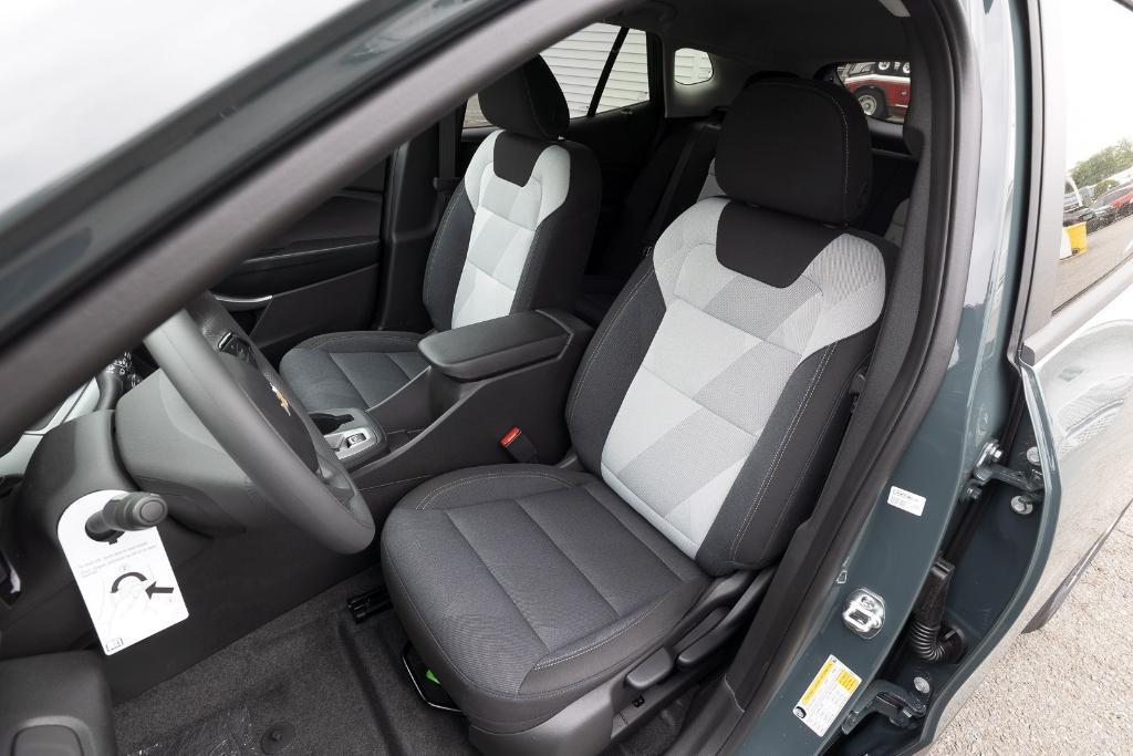 new 2025 Chevrolet Trax car, priced at $20,452
