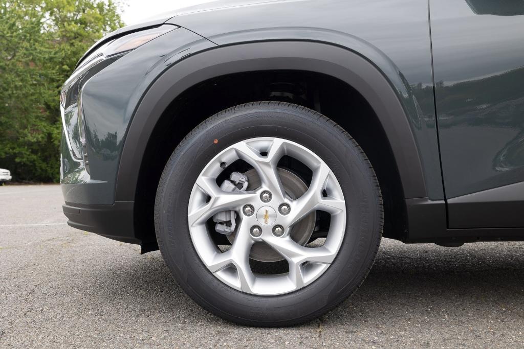 new 2025 Chevrolet Trax car, priced at $20,452