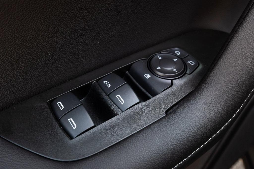 new 2025 Chevrolet Blazer car, priced at $36,180