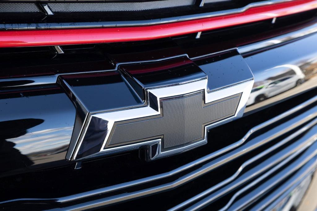 new 2025 Chevrolet Blazer car, priced at $36,180