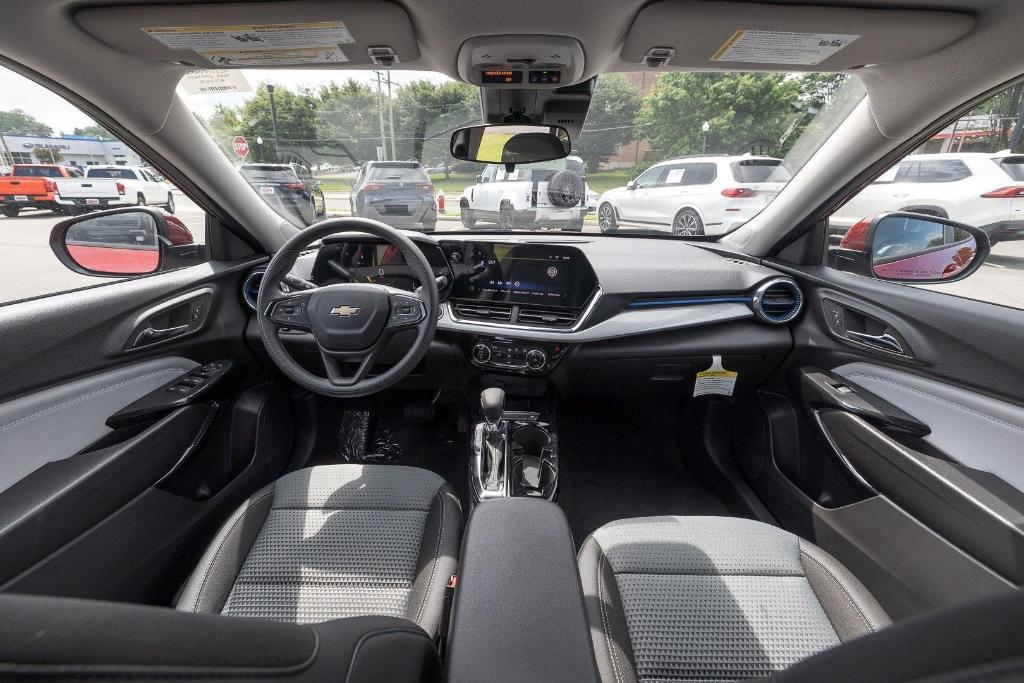 new 2025 Chevrolet Trax car, priced at $22,132