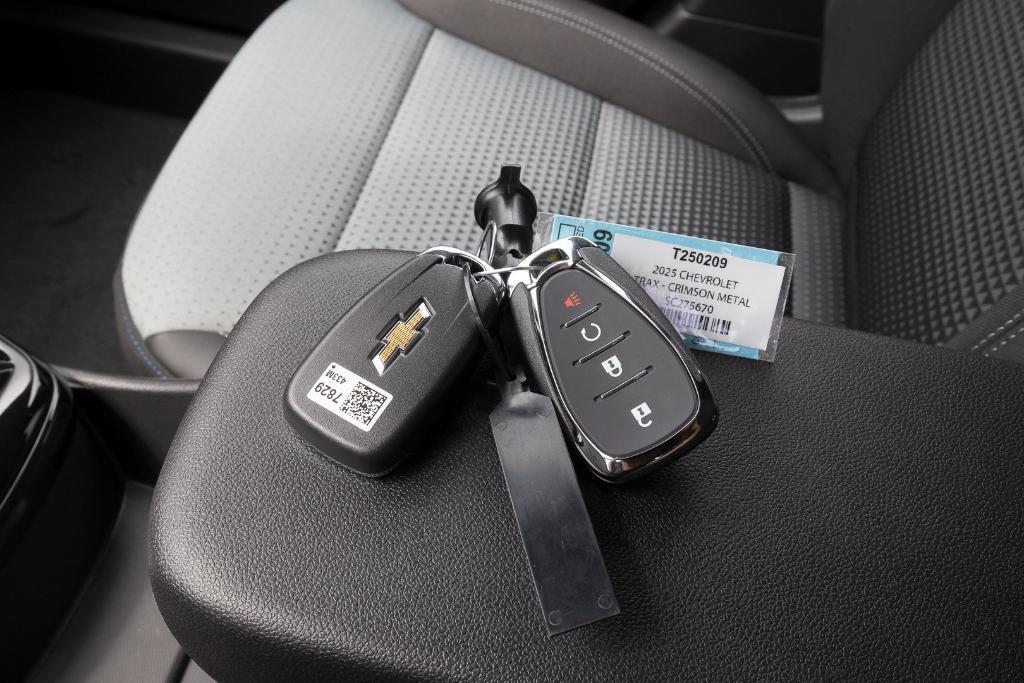 new 2025 Chevrolet Trax car, priced at $22,132