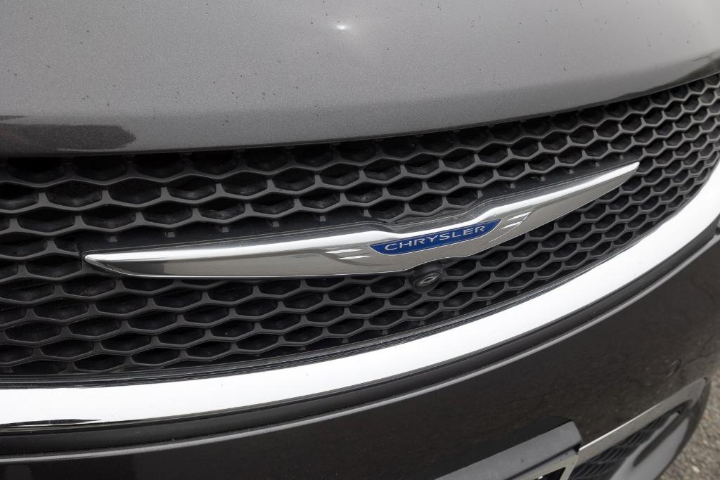 used 2018 Chrysler Pacifica car, priced at $15,984