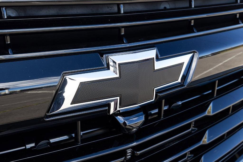 new 2026 Chevrolet Suburban car, priced at $80,000