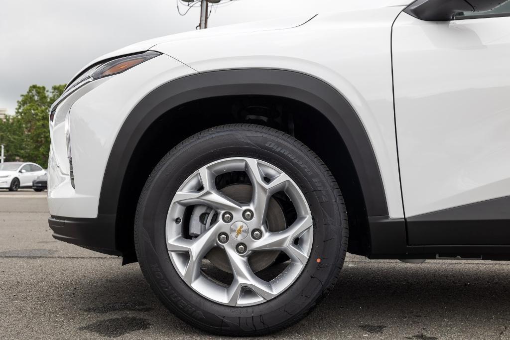 new 2025 Chevrolet Trax car, priced at $20,452