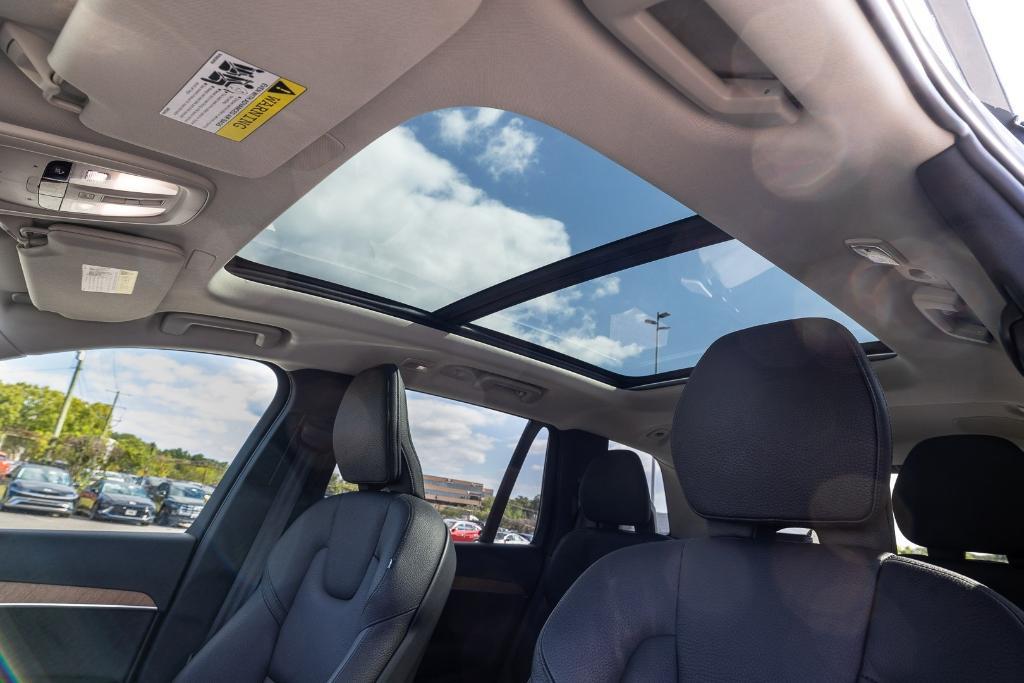 used 2023 Volvo XC90 Recharge Plug-In Hybrid car, priced at $48,000