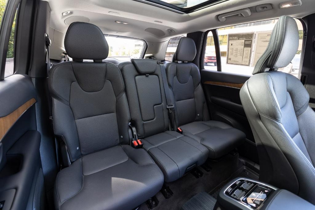 used 2023 Volvo XC90 Recharge Plug-In Hybrid car, priced at $48,000