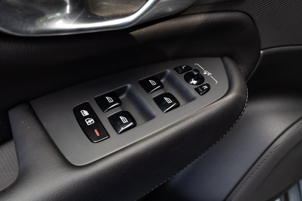 used 2023 Volvo XC90 Recharge Plug-In Hybrid car, priced at $48,000