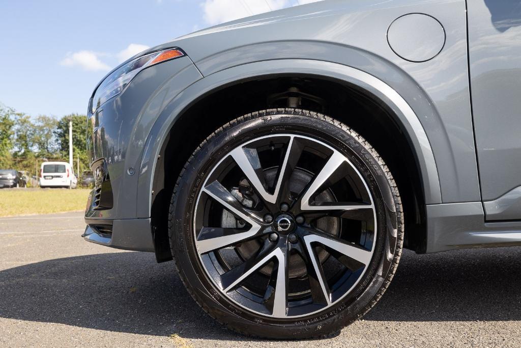 used 2023 Volvo XC90 Recharge Plug-In Hybrid car, priced at $48,000