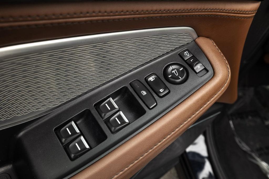 used 2022 Acura MDX car, priced at $37,400