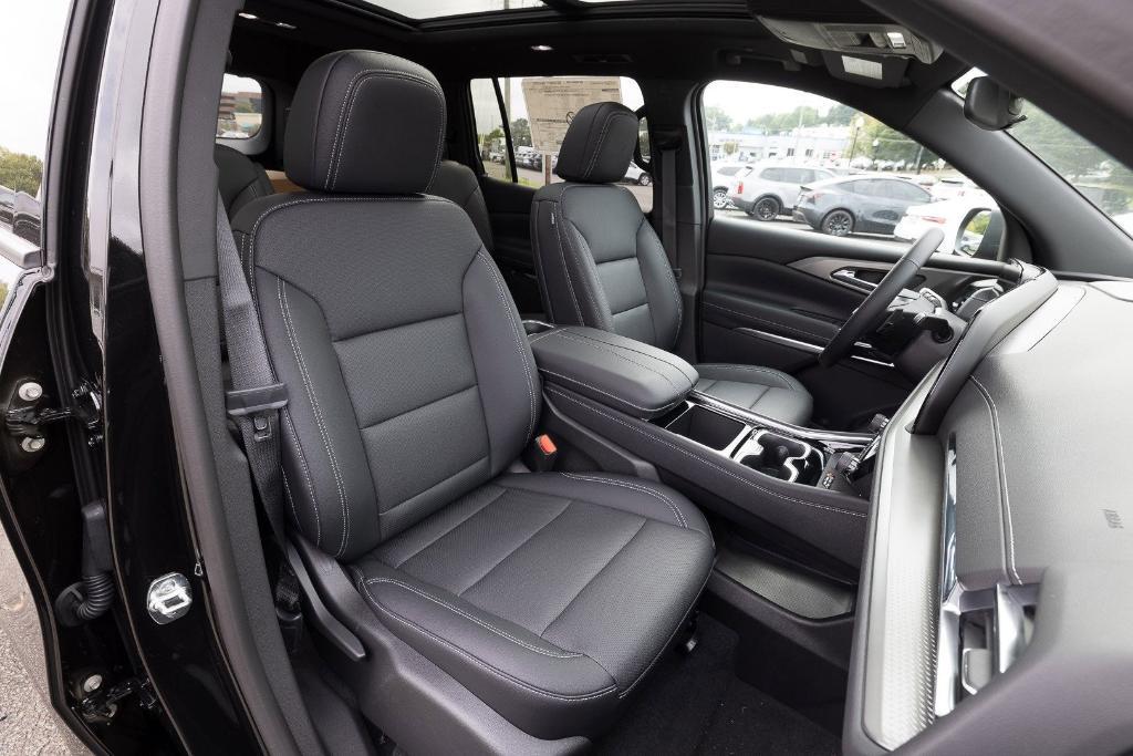 new 2025 Chevrolet Traverse car, priced at $48,510