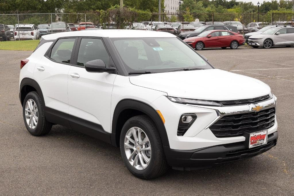 new 2026 Chevrolet TrailBlazer car, priced at $25,585