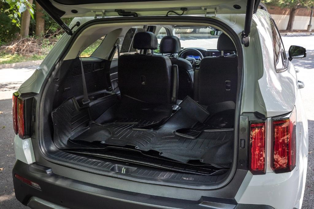 used 2022 Kia Sorento car, priced at $28,000