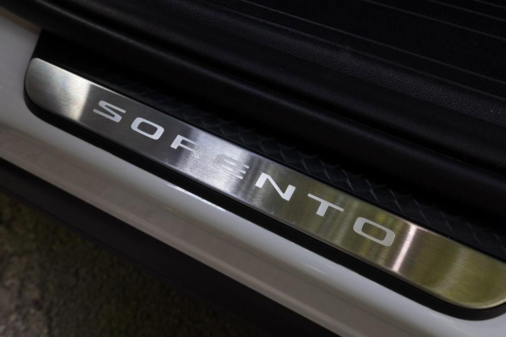 used 2022 Kia Sorento car, priced at $28,000