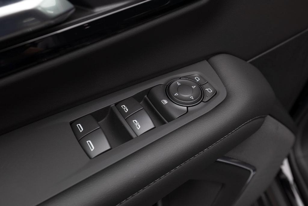 new 2025 Chevrolet Suburban car, priced at $68,951