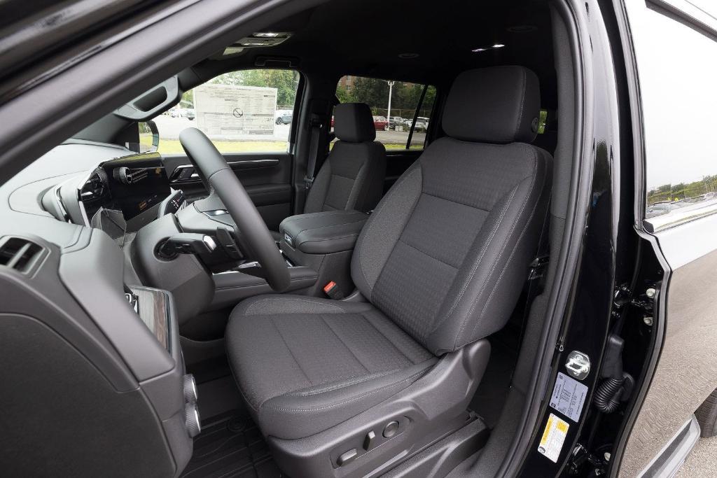 new 2025 Chevrolet Suburban car, priced at $68,951