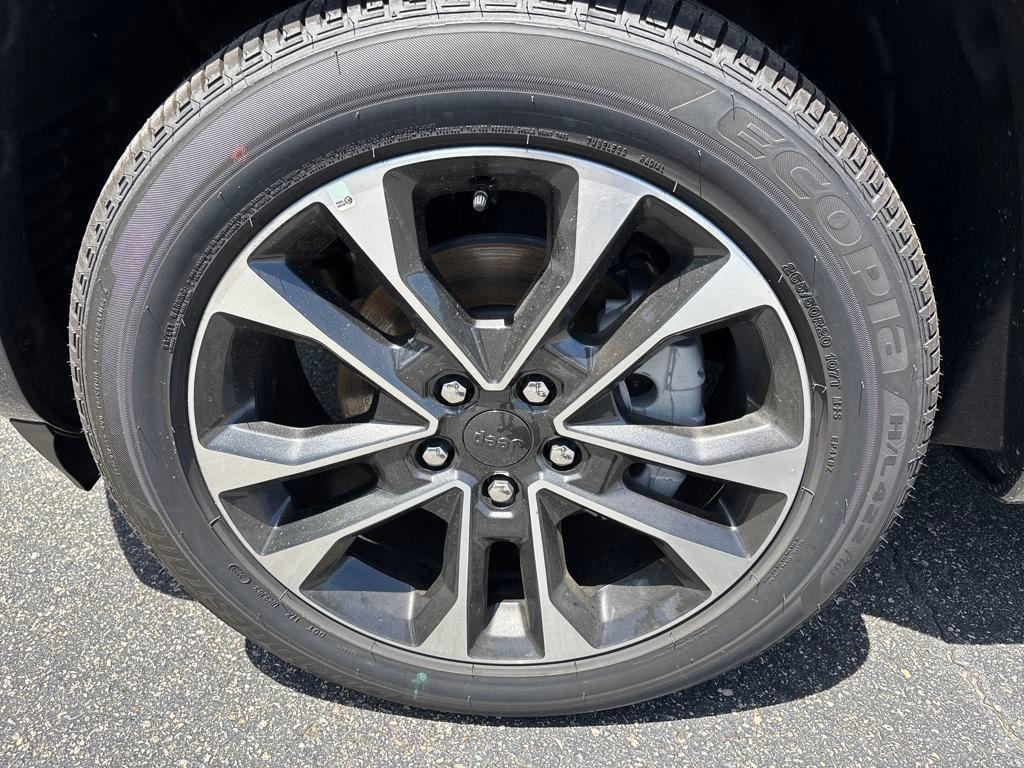 new 2025 Jeep Grand Cherokee car, priced at $59,168