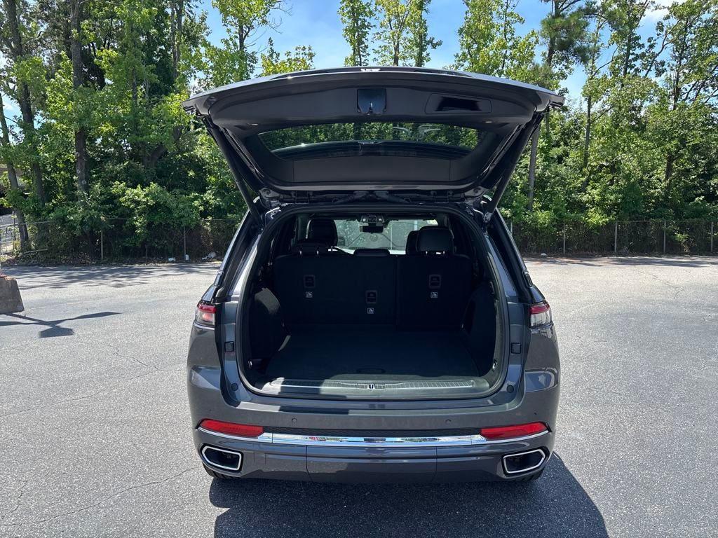 new 2025 Jeep Grand Cherokee car, priced at $59,168