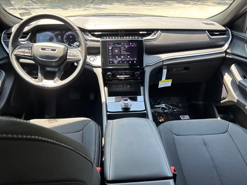 new 2025 Jeep Grand Cherokee car, priced at $35,390