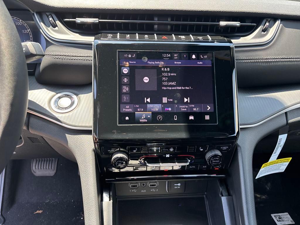 new 2025 Jeep Grand Cherokee car, priced at $35,390