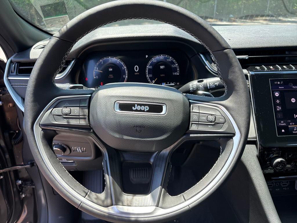 new 2025 Jeep Grand Cherokee car, priced at $35,390