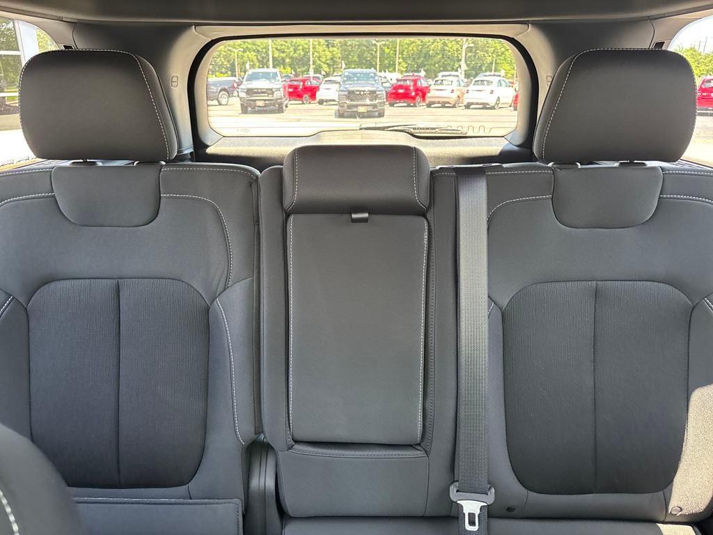 new 2025 Jeep Grand Cherokee car, priced at $35,390