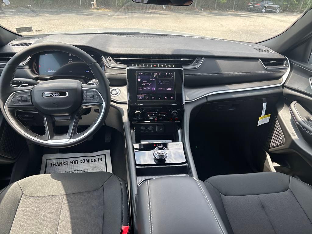 new 2025 Jeep Grand Cherokee L car, priced at $40,455