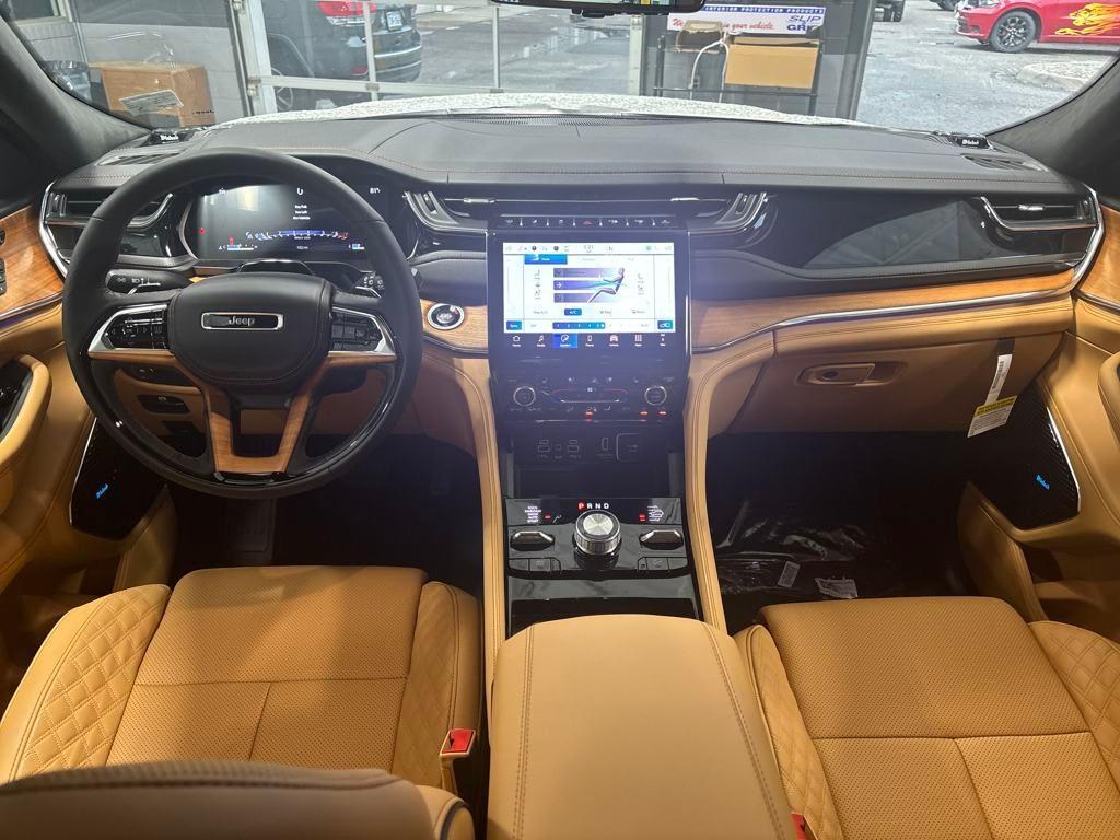 new 2025 Jeep Grand Cherokee car, priced at $65,669