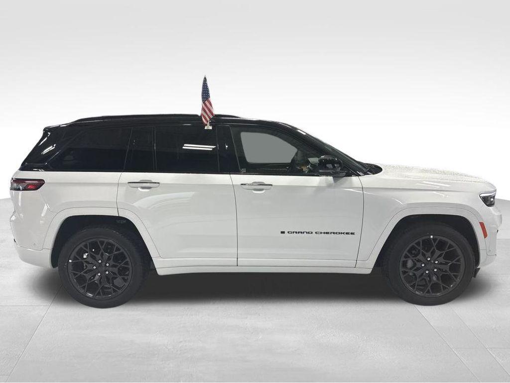 new 2025 Jeep Grand Cherokee car, priced at $65,669