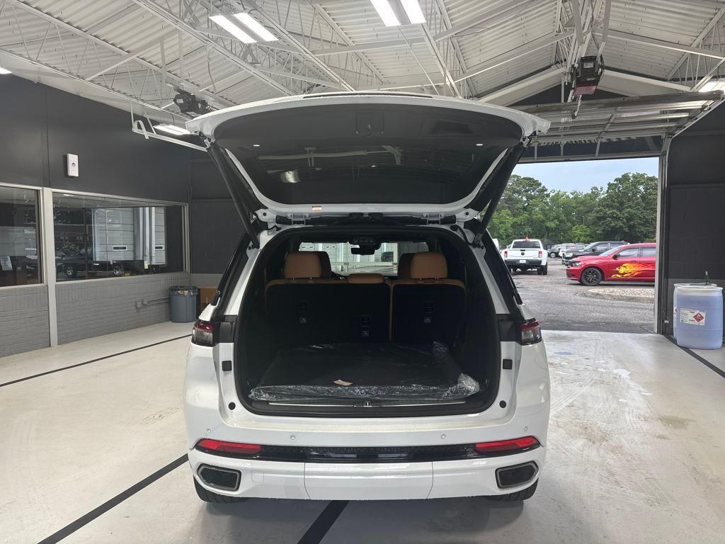 new 2025 Jeep Grand Cherokee car, priced at $65,669