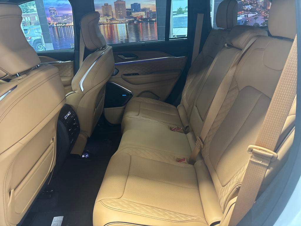 new 2025 Jeep Grand Cherokee car, priced at $62,543
