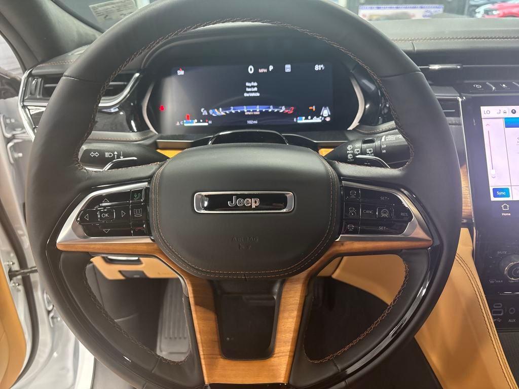 new 2025 Jeep Grand Cherokee car, priced at $65,669
