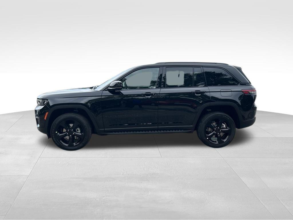 new 2025 Jeep Grand Cherokee car, priced at $43,060