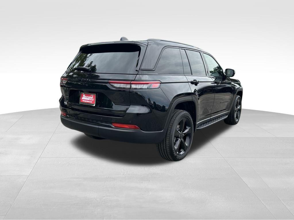 new 2025 Jeep Grand Cherokee car, priced at $43,060