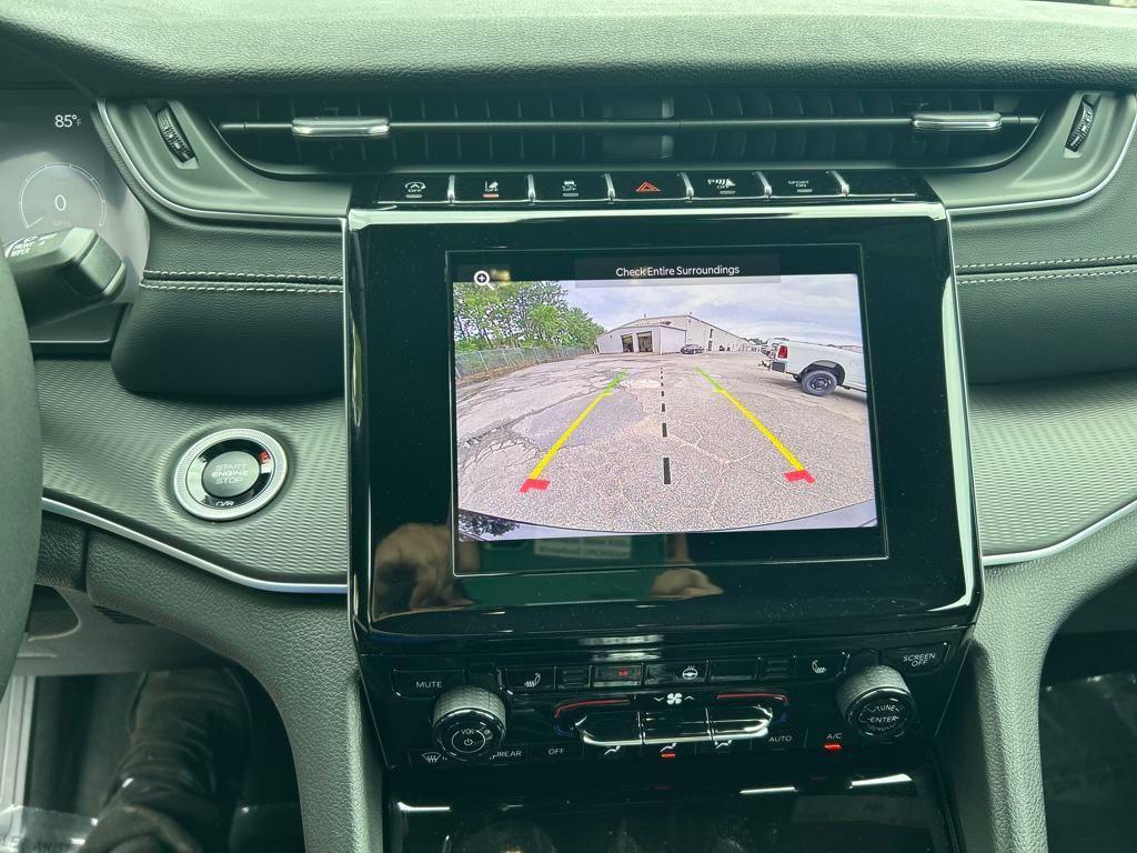 new 2025 Jeep Grand Cherokee car, priced at $43,060