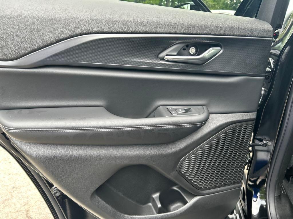 new 2025 Jeep Grand Cherokee car, priced at $43,060