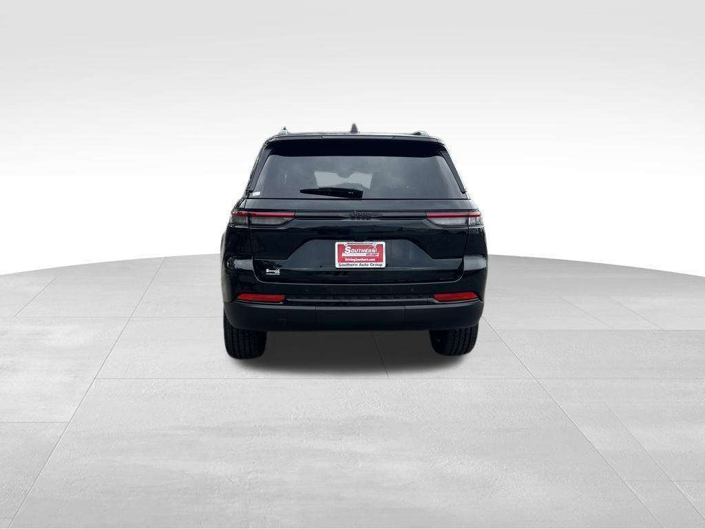 new 2025 Jeep Grand Cherokee car, priced at $43,060