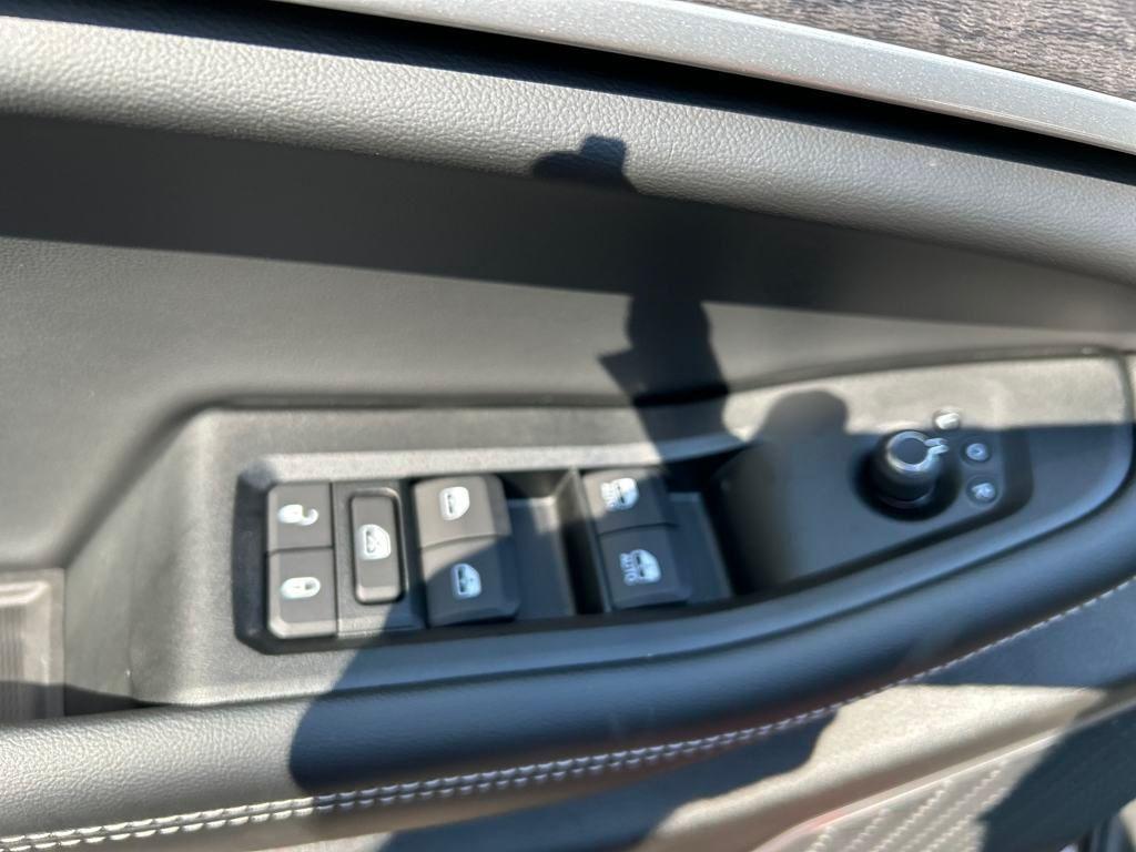 new 2025 Jeep Grand Cherokee car, priced at $48,584
